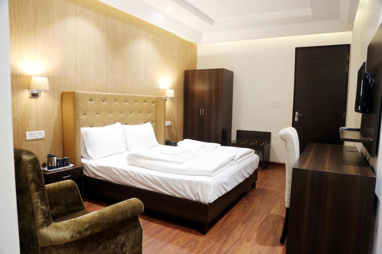 Awadh Inn Noida Eksteriør bilde