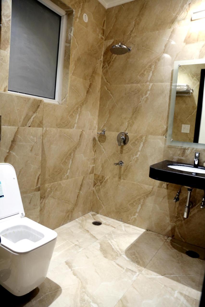Awadh Inn Noida Eksteriør bilde