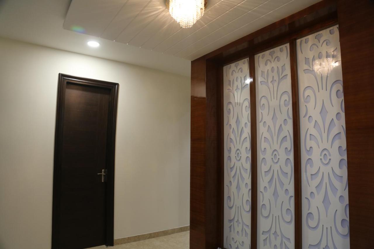 Awadh Inn Noida Eksteriør bilde