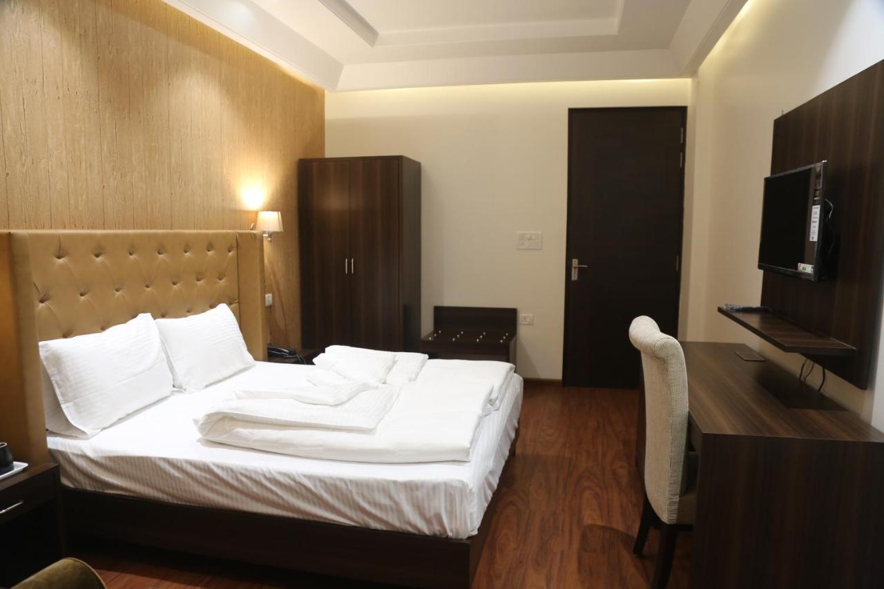 Awadh Inn Noida Eksteriør bilde