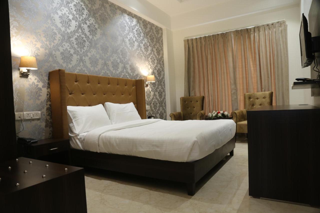 Awadh Inn Noida Eksteriør bilde
